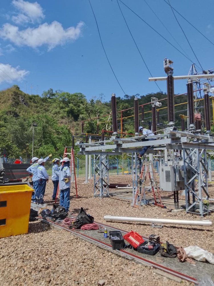 Assembly of bus disconnector at 115 kV substation